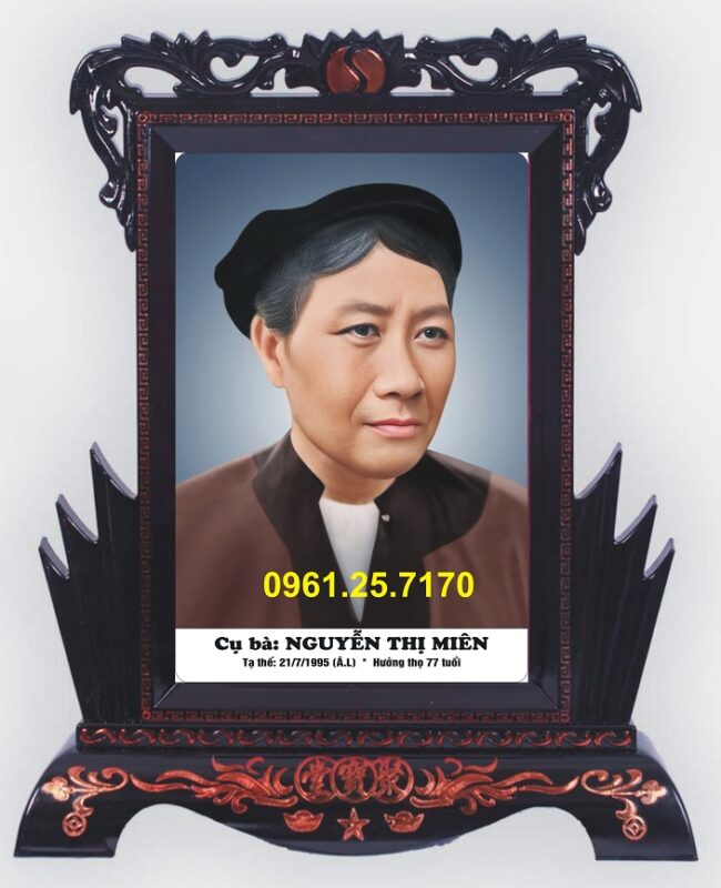 Khung ảnh đen trong tang lễ truyền thống